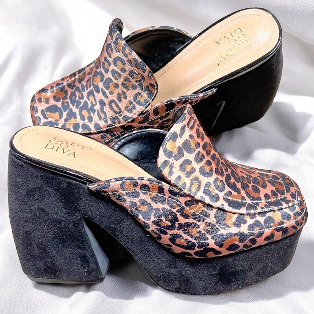 Size 5.5……..Satin Cheetah Slip‎ On Suede Platform Heels. New…#758. Lady Go Diva